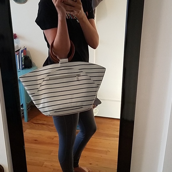 Weekender tote - Picture 3 of 3